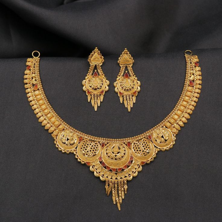 Eternal Elegance: A Bridal Kundan & Diamond Choker of Dreams